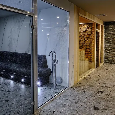 Luxfjaell Ivan Rilski - Full & Pool Апартаменти Бансько